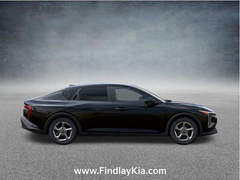 New 2026 Kia K4 FWD image 9