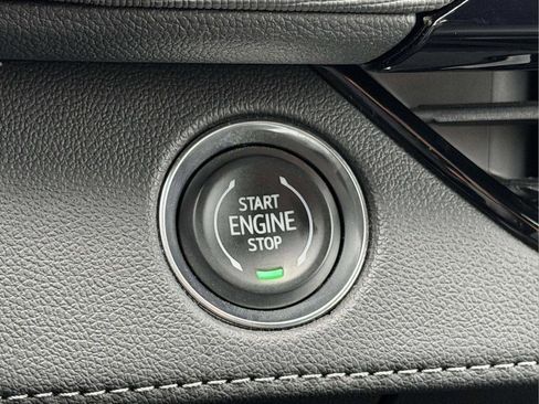 Used 2025 Buick Enclave Preferred FWD image 7