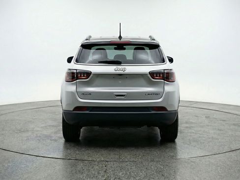 Used 2025 Jeep Compass Limited image 7