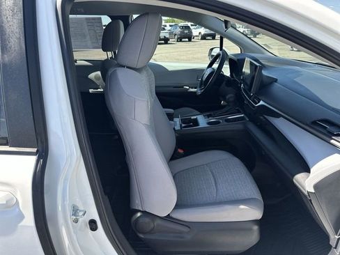 Used 2025 Toyota Sienna LE AWD/4WD image 24