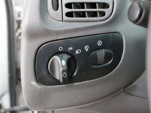 Used 2003 Ford F150 XLT image 11