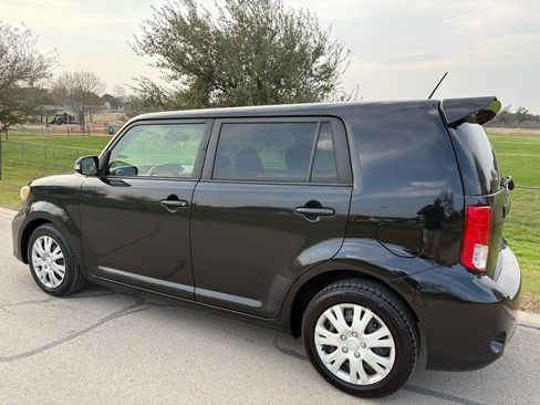 Used 2012 Scion xB image 8