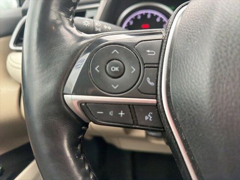 Used 2022 Toyota Camry XLE image 19