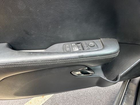 Used 2015 Dodge Challenger SRT Hellcat RWD image 10