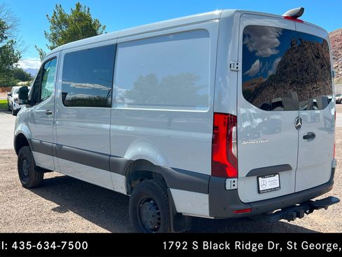 Used 2025 Mercedes-Benz Sprinter 2500 image 3