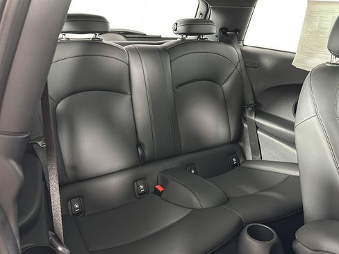 Used 2022 MINI Cooper 2-Door Hardtop FWD image 3