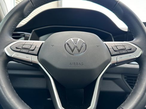 Used 2025 Volkswagen Jetta SE FWD image 23