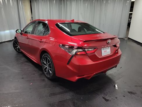 Used 2023 Toyota Camry SE FWD image 6