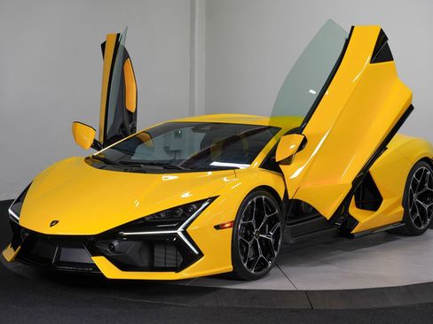 Used 2024 Lamborghini Revuelto AWD/4WD image 7