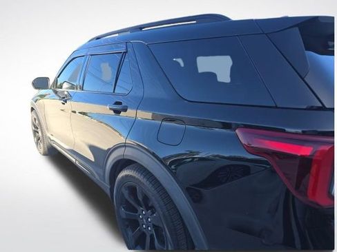 Used 2020 Ford Explorer ST w/ ST Street Pack image 3