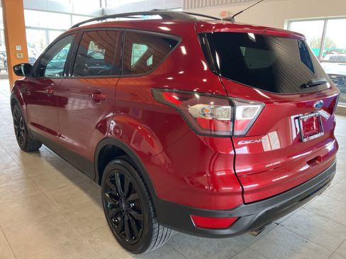 Used 2017 Ford Escape SE w/ Equipment Group 201A image 7