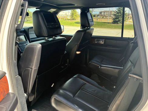Used 2016 Lincoln Navigator Select AWD/4WD image 12