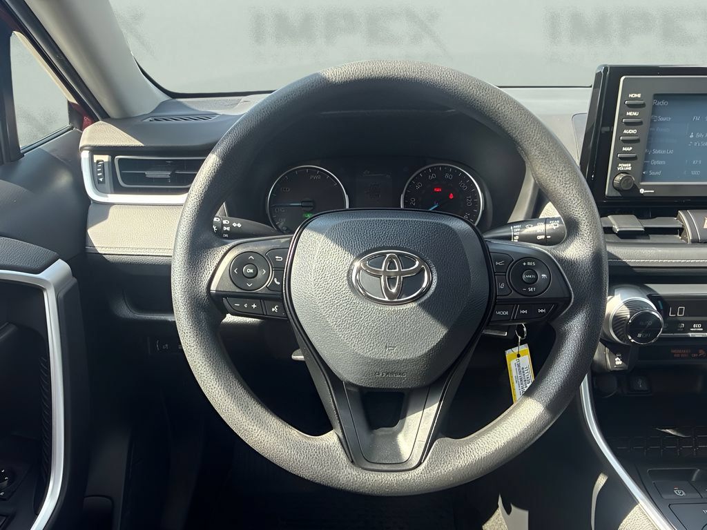 Used 2022 Toyota RAV4 LE AWD/4WD image 12