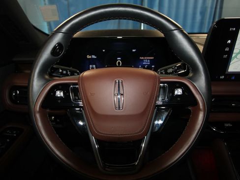 Used 2025 Lincoln Aviator Reserve w/ Illumination Package AWD/4WD image 12