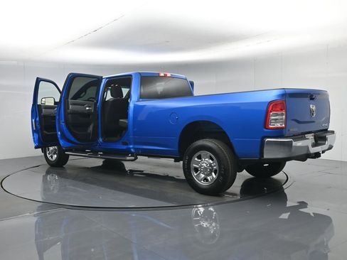 Used 2022 RAM 2500 Big Horn AWD/4WD image 38