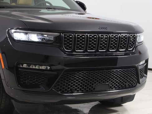 Used 2024 Jeep Grand Cherokee Summit AWD/4WD image 50