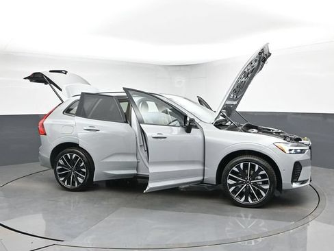 New 2026 Volvo XC60 B5 Ultra w/ Protection Package Premier AWD/4WD image 54