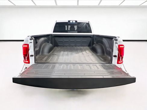 Used 2025 RAM 3500 Laramie AWD/4WD image 19