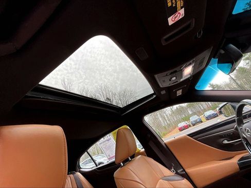 Used 2021 Lexus ES 250 w/ Luxury Package image 17