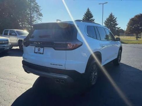 Used 2025 GMC Acadia Elevation image 8