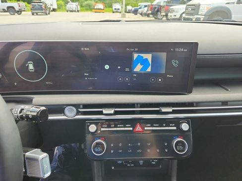 Used 2025 Hyundai Tucson Limited image 16