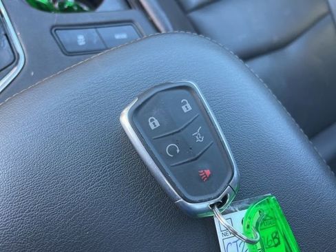 Used 2023 Cadillac XT5 Premium Luxury w/ LPO, Floor Liner Package image 39