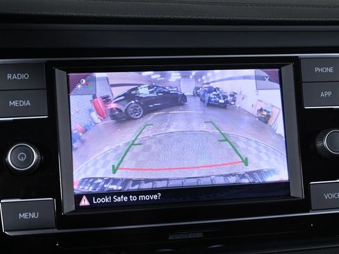 Used 2024 Volkswagen Jetta SE image 15