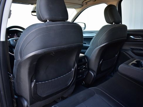 Used 2023 Jeep Grand Cherokee Laredo image 22