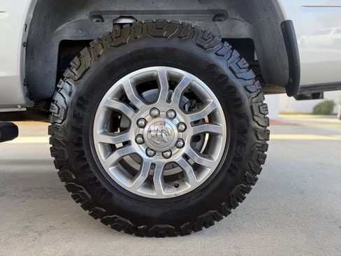 Used 2013 RAM 2500 Tradesman w/ Chrome Appearance Group image 11