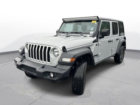 Used 2024 Jeep Wrangler Unlimited Sport AWD/4WD image 2