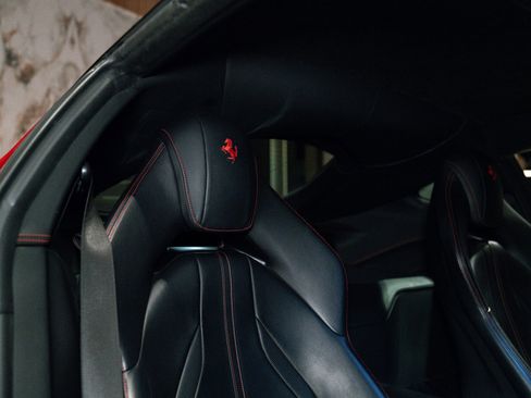 Used 2020 Ferrari 812 Superfast image 15