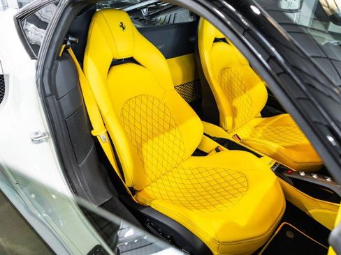 Used 2016 Ferrari 488 GTB RWD image 31