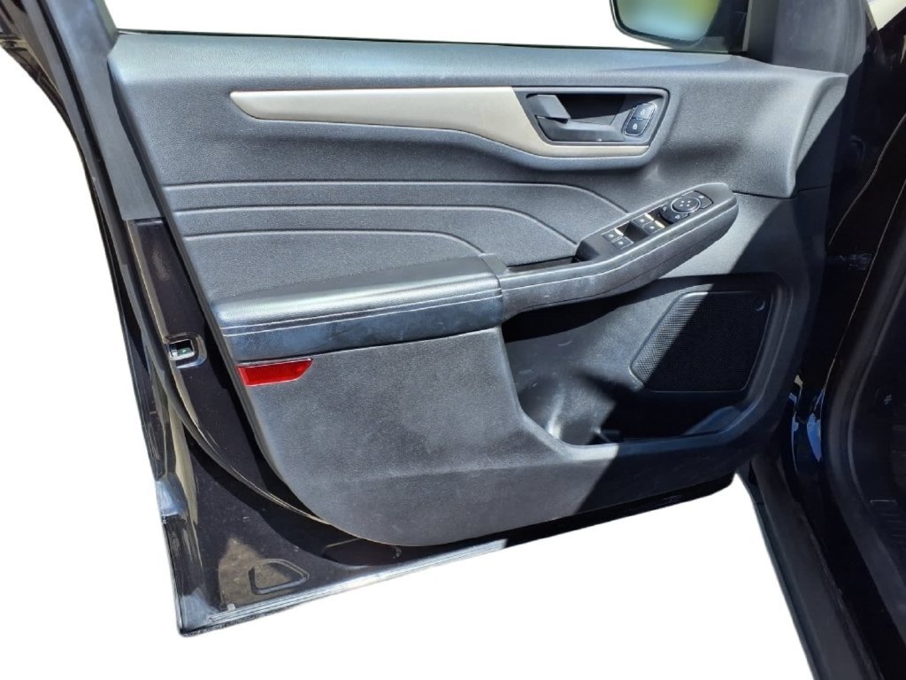 Used 2022 Ford Escape SE w/ SE Sport Appearance Package FWD image 18