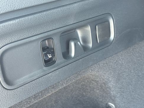 Used 2026 Mercedes-Benz GLC 300 4MATIC image 8