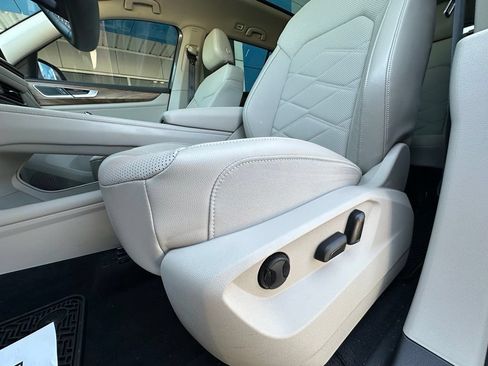 Used 2024 Volkswagen Atlas SE FWD image 34