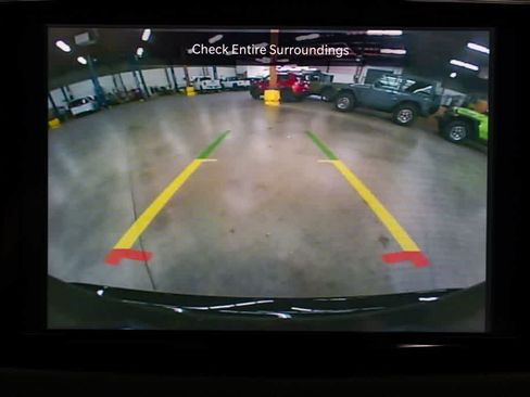 Used 2025 Chrysler Pacifica Select FWD image 21