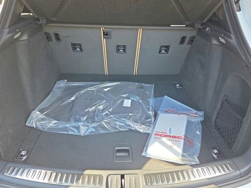 Certified 2026 Porsche Macan image 31