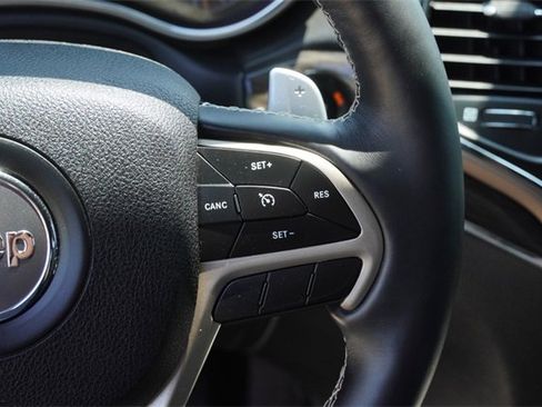 Used 2017 Jeep Grand Cherokee Overland image 28