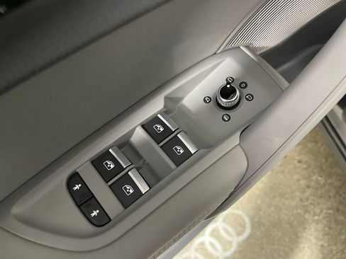 Used 2020 Audi Q5 Prestige image 16