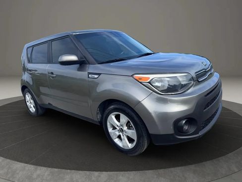 Used 2018 Kia Soul w/ Convenience Package FWD image 2