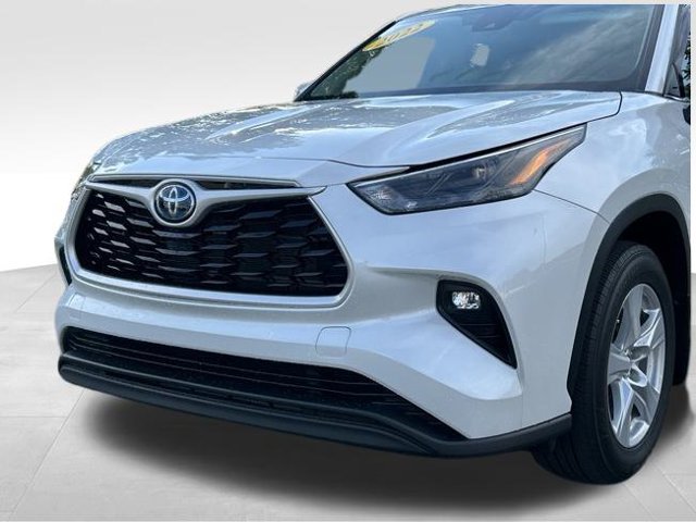 Used 2022 Toyota Highlander LE AWD/4WD image 17