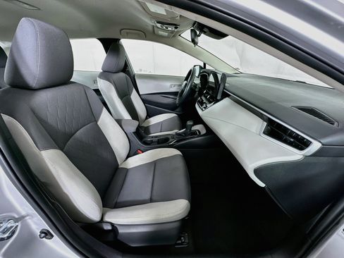 Used 2025 Toyota Corolla LE FWD image 28