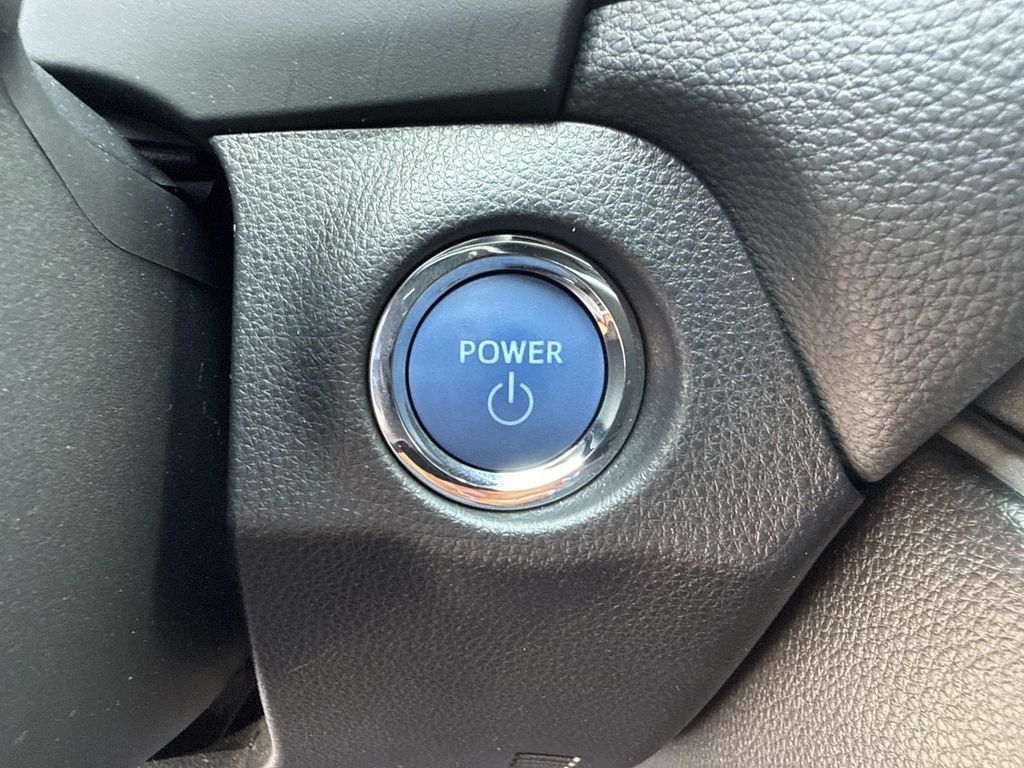 Used 2020 Toyota RAV4 XSE w/ XSE Grade Weather Package AWD/4WD image 27