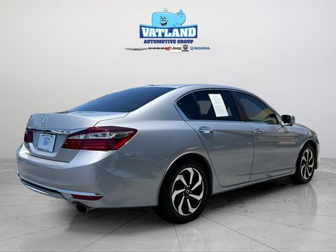 Used 2017 Honda Accord EX-L image 5