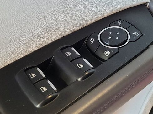 Used 2016 Lincoln MKX Reserve w/ Technology Package image 27