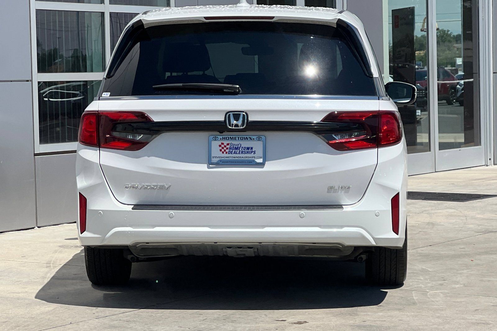 Used 2025 Honda Odyssey Elite image 5