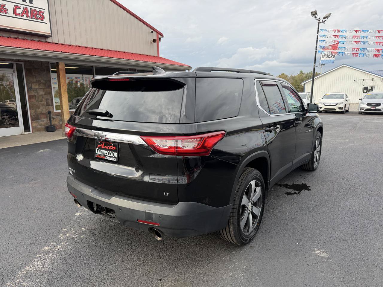 Used 2019 Chevrolet Traverse LT w/ LT Premium Package FWD image 4