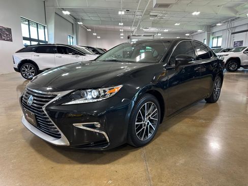 Used 2017 Lexus ES 350 FWD image 3