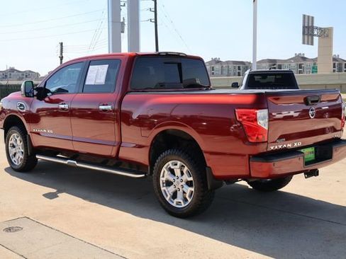 Used 2016 Nissan Titan SL image 5