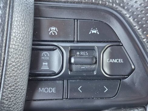 Used 2024 Toyota Tacoma SR5 AWD/4WD image 12